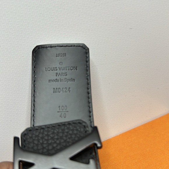 LOUIS VUITTON EMPRIENTE LEATHER BELT - Picture 2 of 6